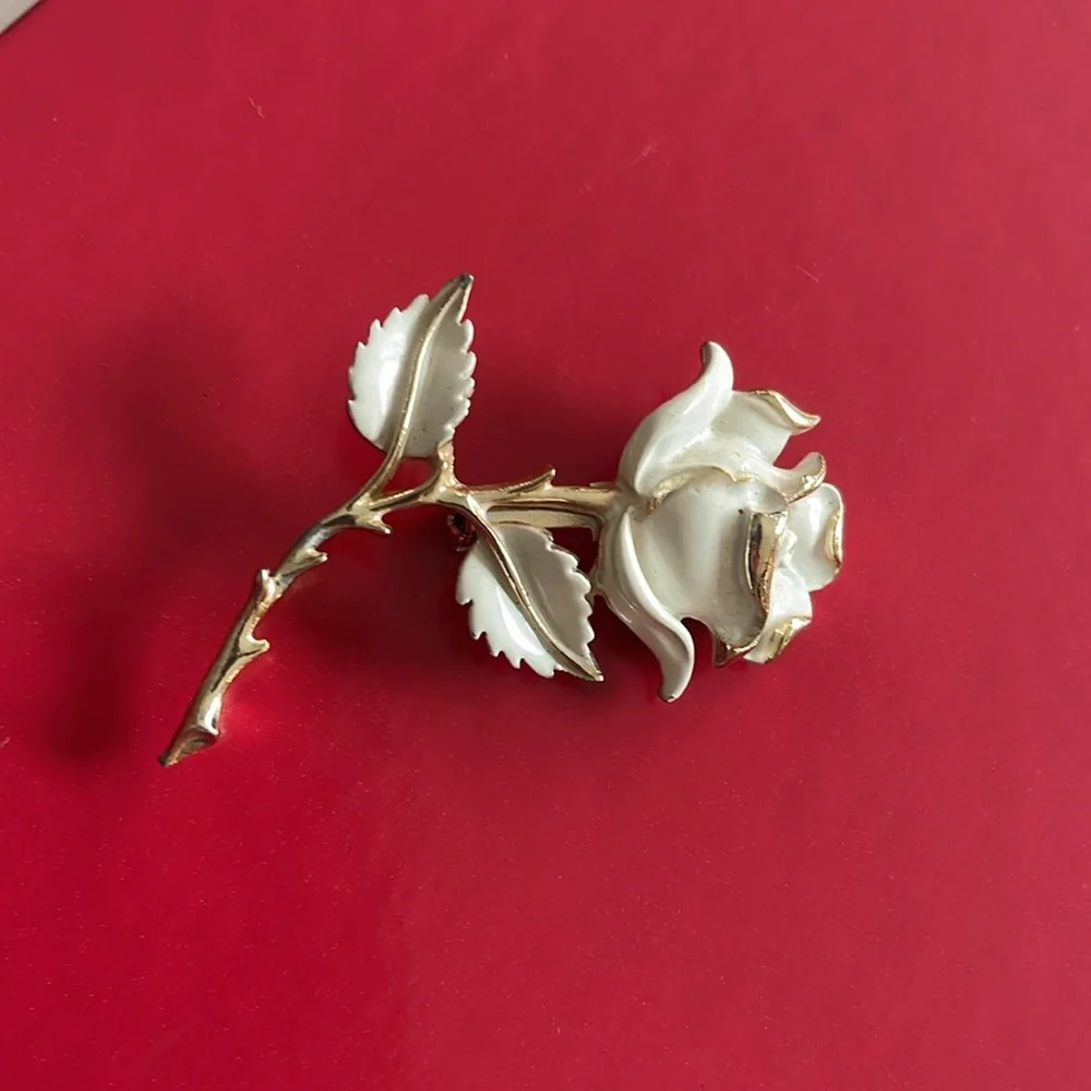 VINTAGE ENAMEL PIN BROOCH ROSE